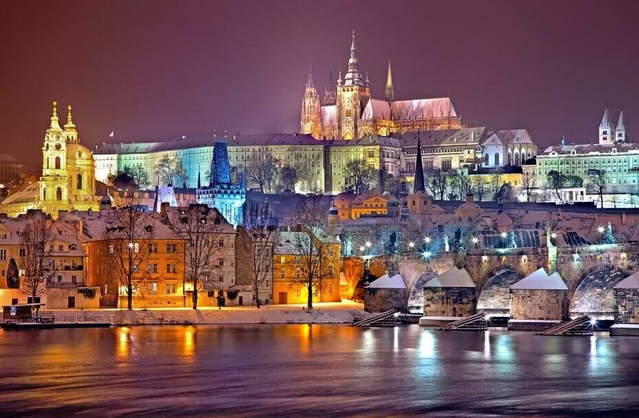Imagen de la ciudad de Praga por la noche