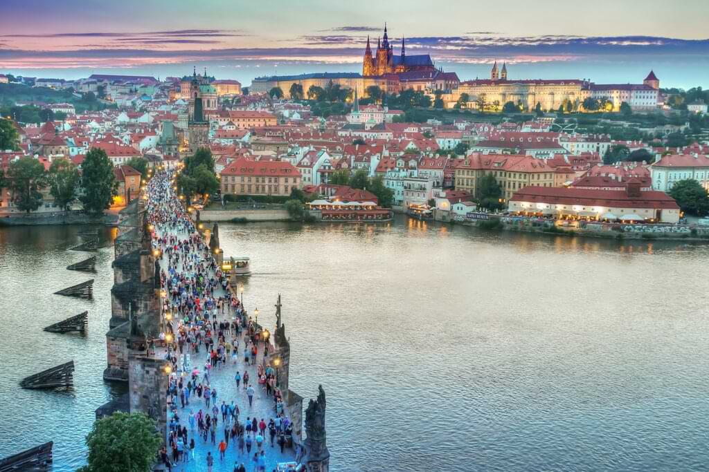 Imagen del puente de la ciudad de Praga